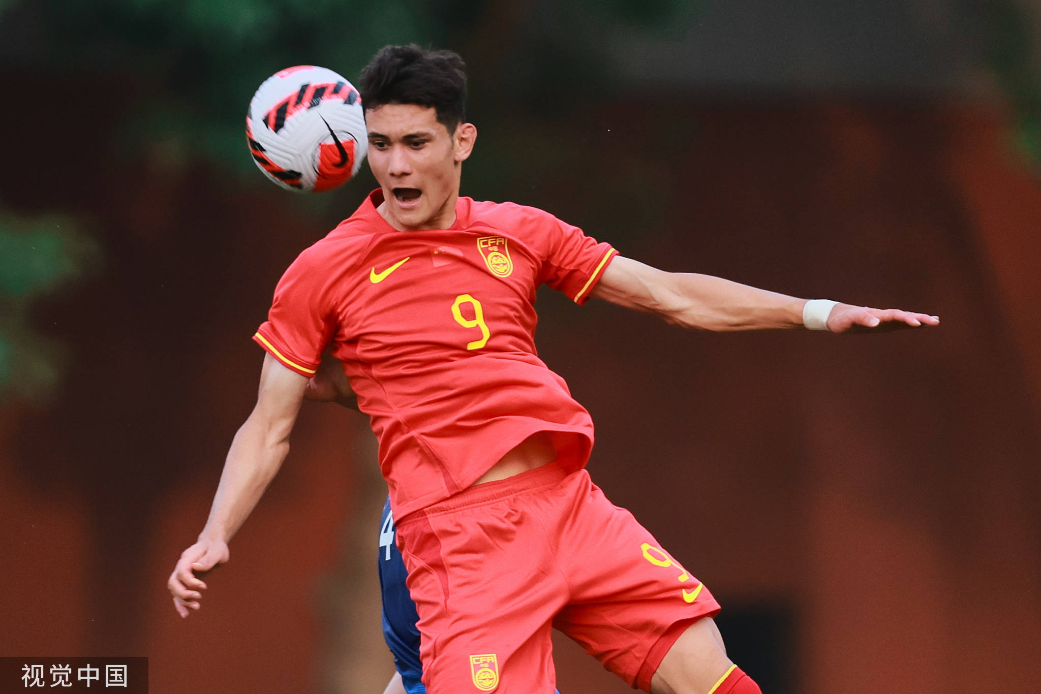 包含云达不莱梅士气高涨，向着夺冠目标迈进的词条