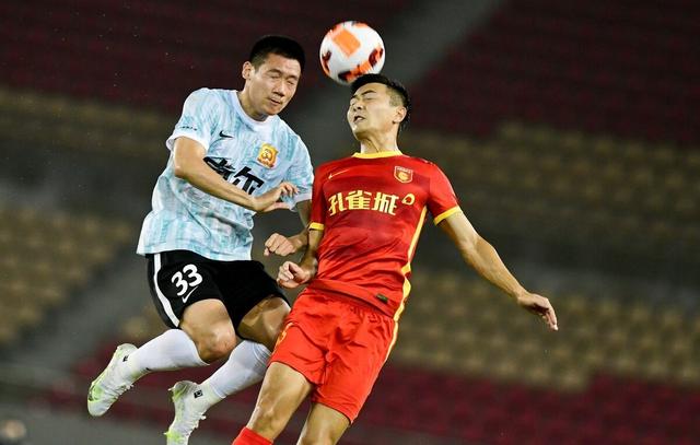 太阳城集团-前锋连续得分，助球队险胜取得晋级资格的简单介绍